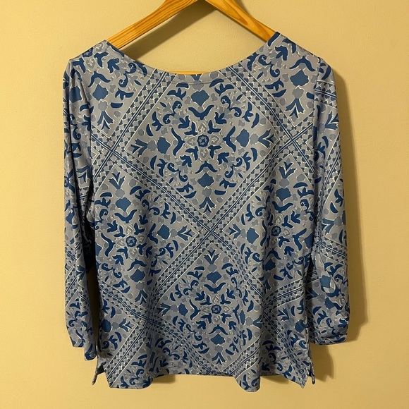 Vineyard Vines Tops - Vineyard Vines Womens Sankaty Tee Medium Boatneck Printed Top Calm Water Large